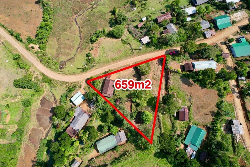 Bán Lô Đất Tam Giác Vàng - Cách Măng Đen 20Km Bán Lô Đất Tam Giác Vàng - Cách Măng Đen 20Km